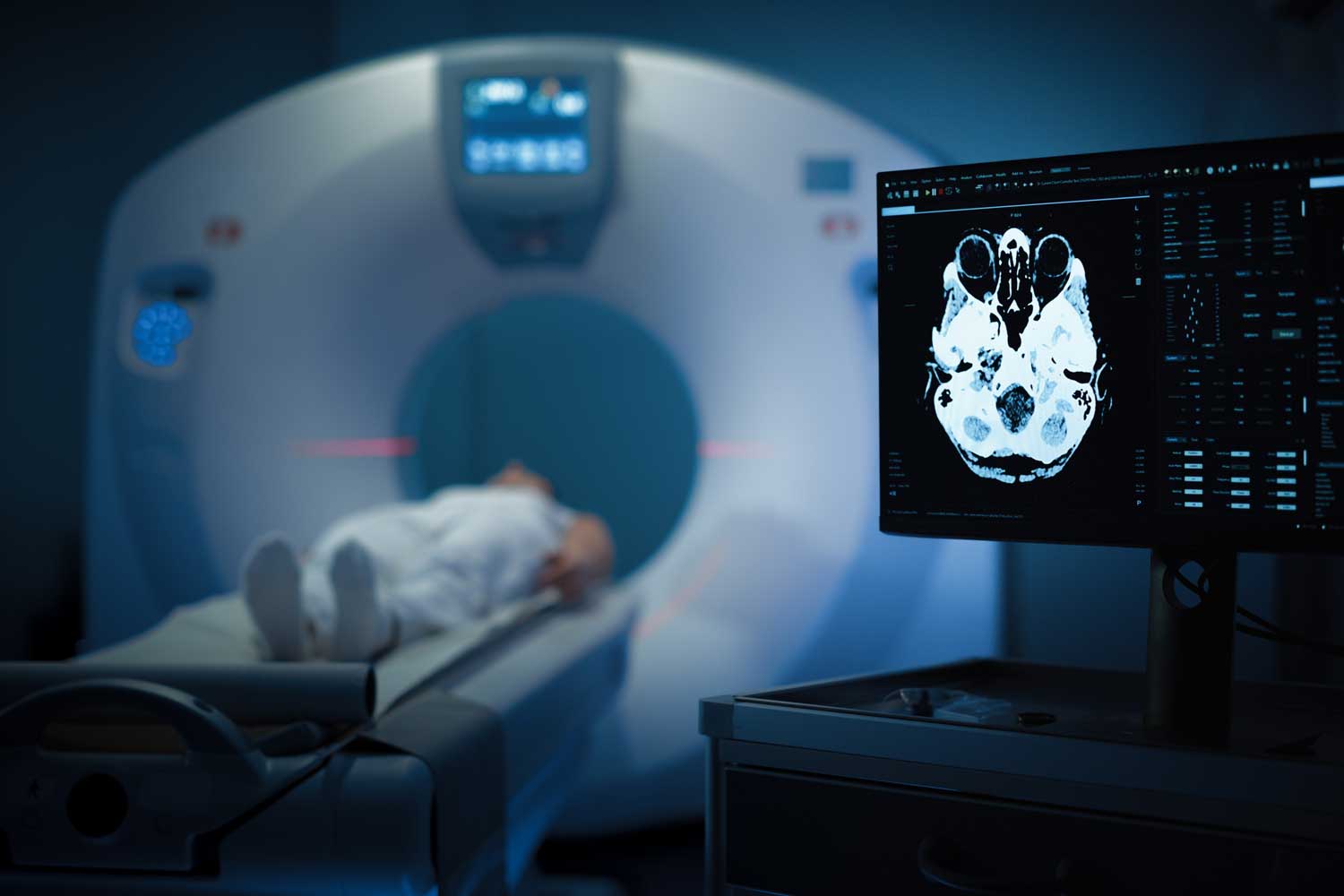 MRI or CT Scan: Difference, Benefits, and Risks