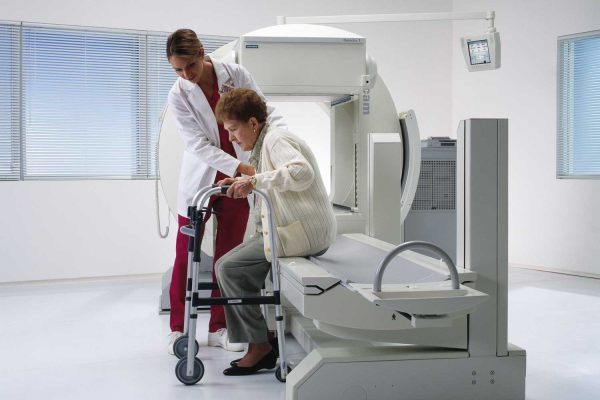 Nuclear Stress Test for Elderly Patients — IPMC Cardiology, Northeast Philadelphia Elderly patient undergoing nuclear stress test at IPMC cardiology center in Northeast Philadelphia